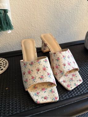 Cider Floral Square-Toe Mule Heels in Cream with Pink & Blue Blossoms